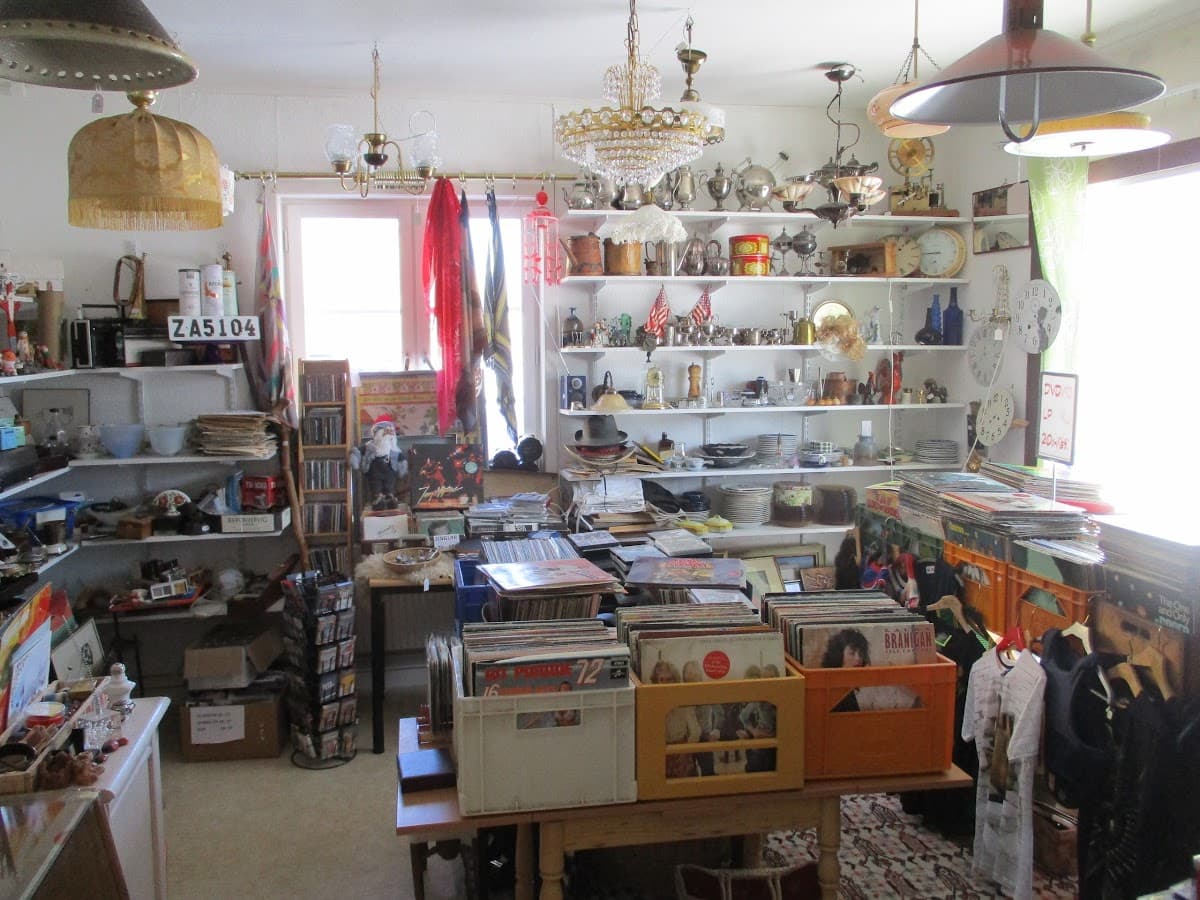 Krokoms Auktionsverk. Antikt och Loppis. Städuppdrag - Photo 1