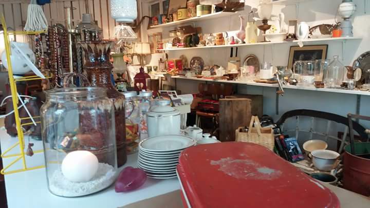 Retro loppis och kuriosa - Photo 1