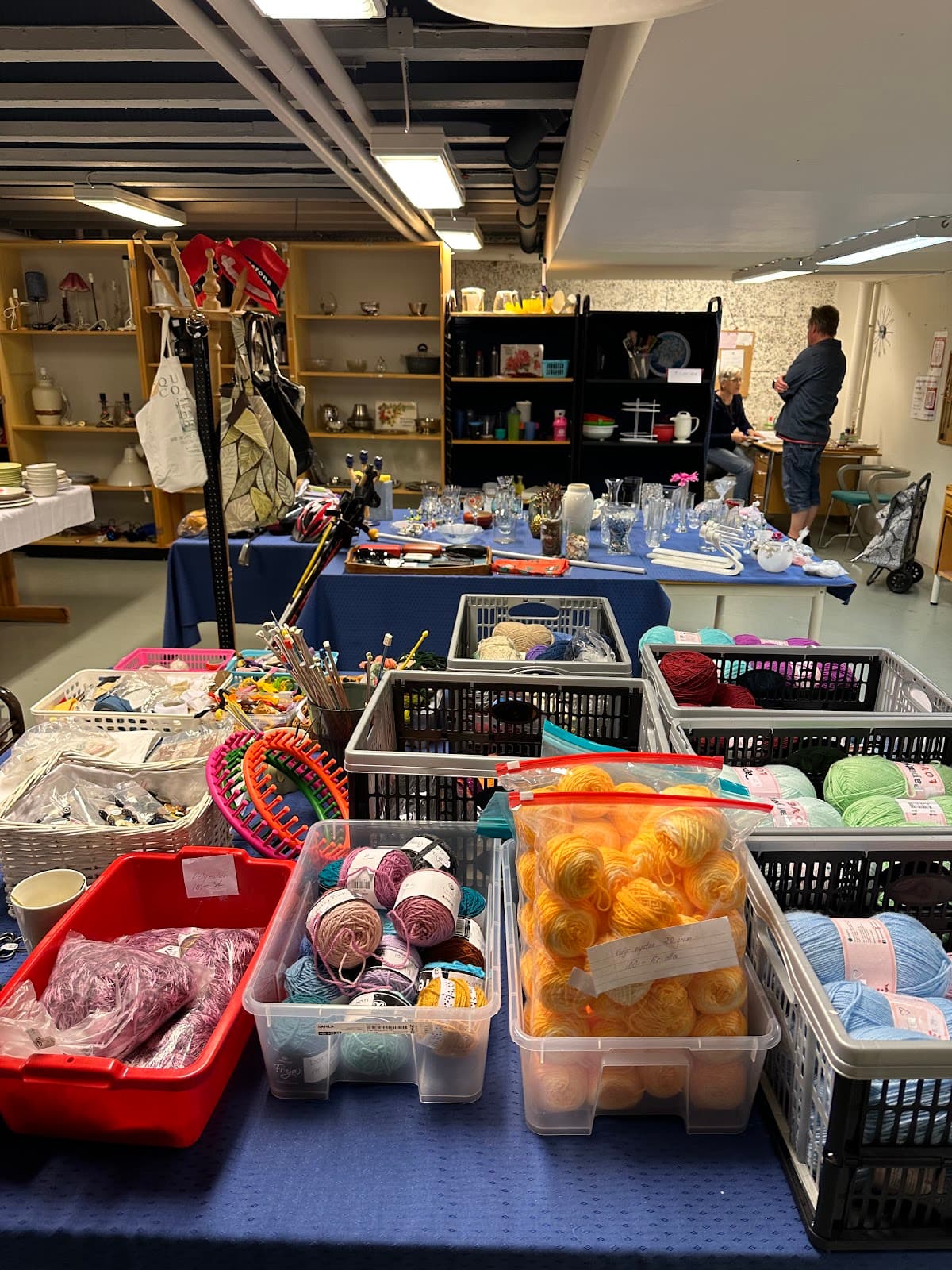 Råslätts kyrkas loppis - Photo 1