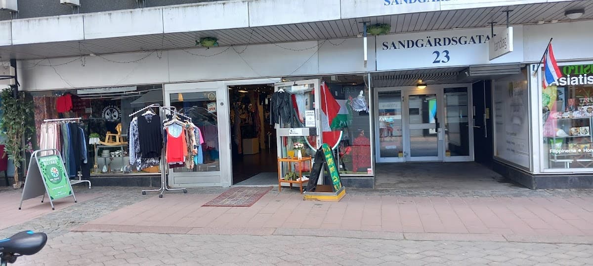 Innergården Loppmarknad - Photo 1