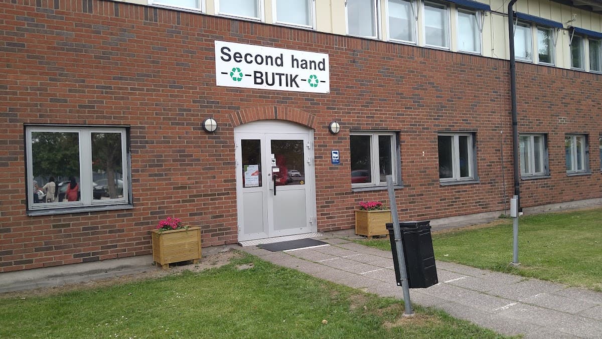 Second hand butik - Photo 1