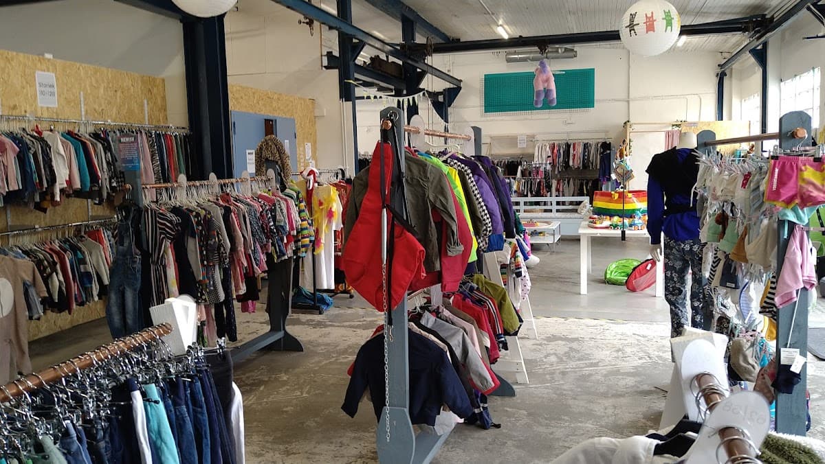 Newish Second hand - Photo 1