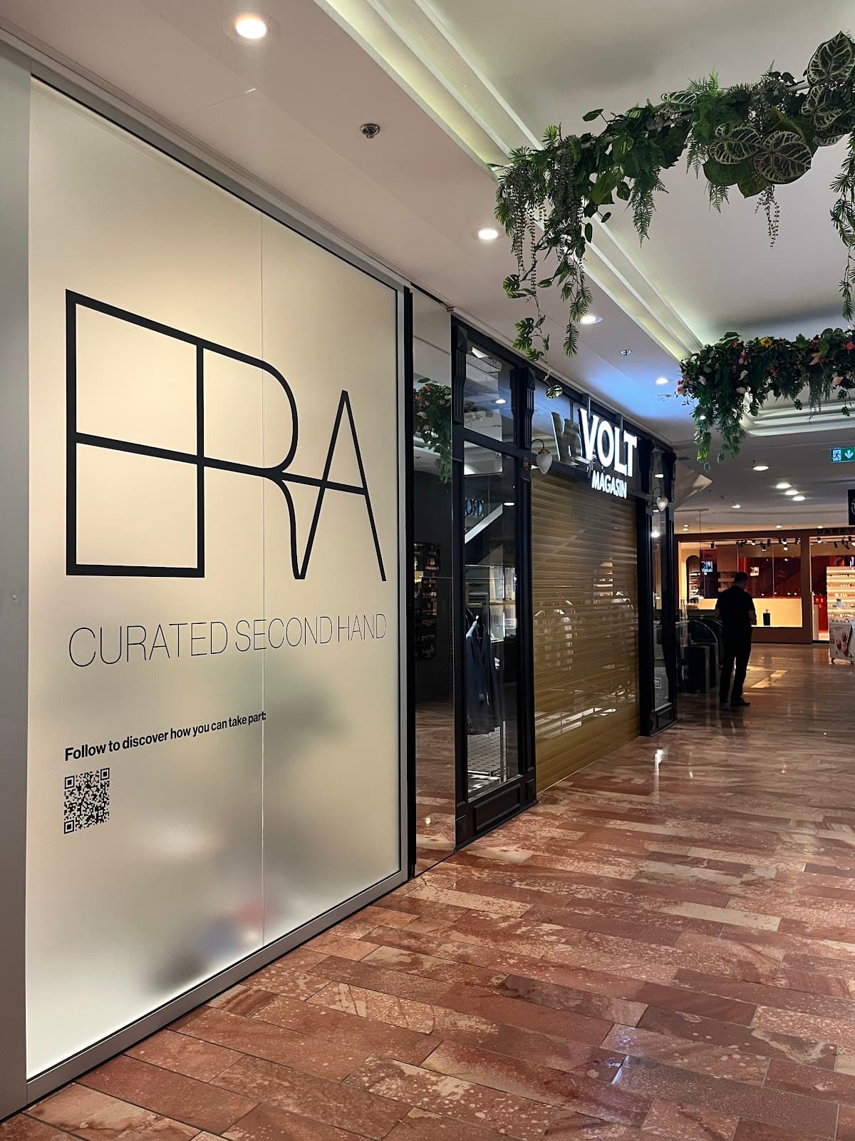 ERA Curated secondhand - Photo 1