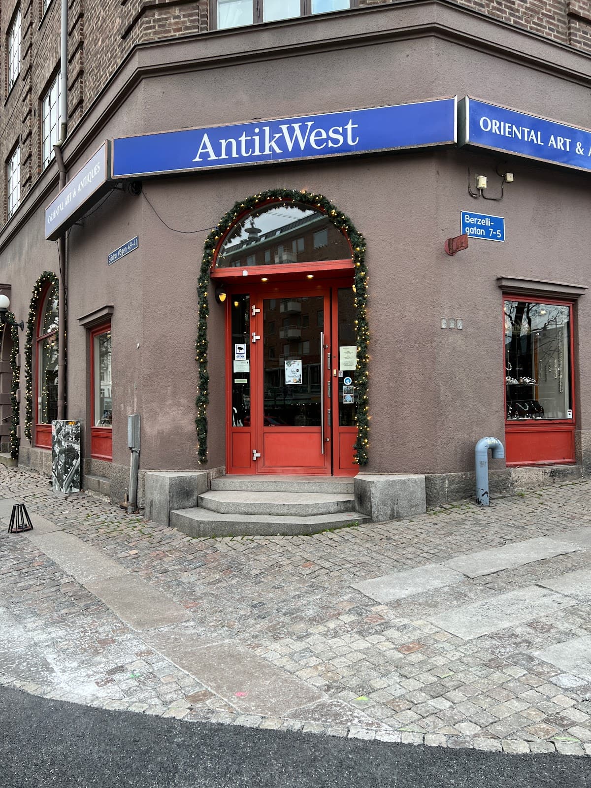 Antikwest AB - Photo 1