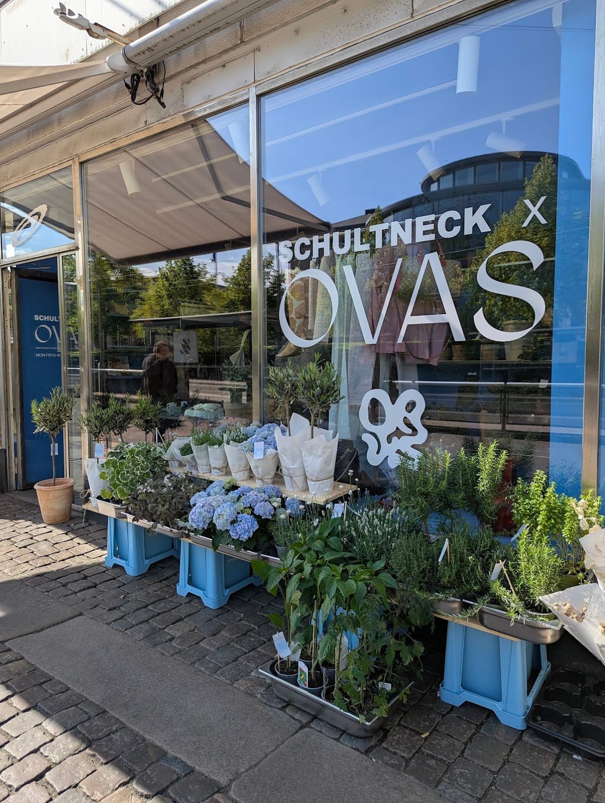 SCHULTNECK - Photo 1