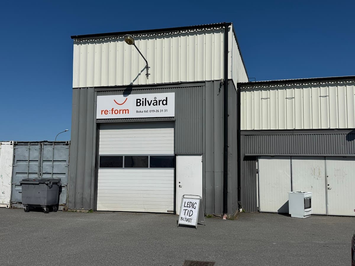 Re:form second-handbutik bil-tvätt och cykelverkstad Örebro - Photo 1