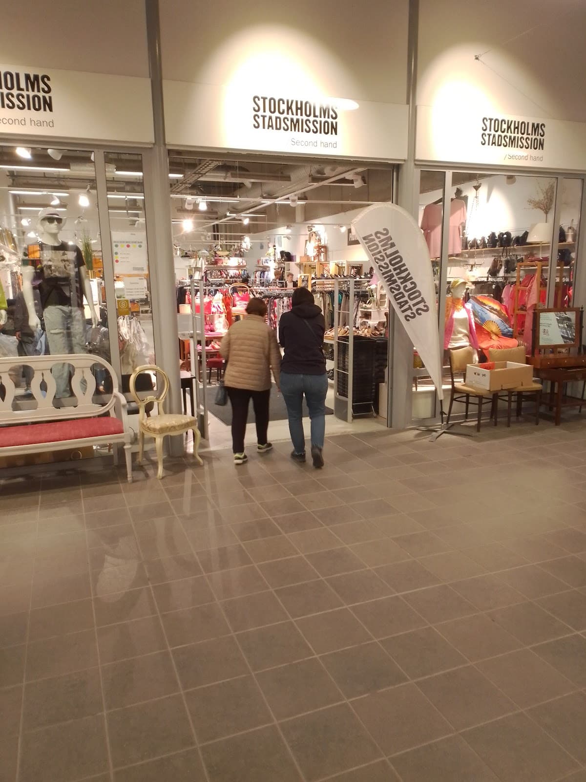 Stockholms Stadsmission Second hand Sickla - Photo 1