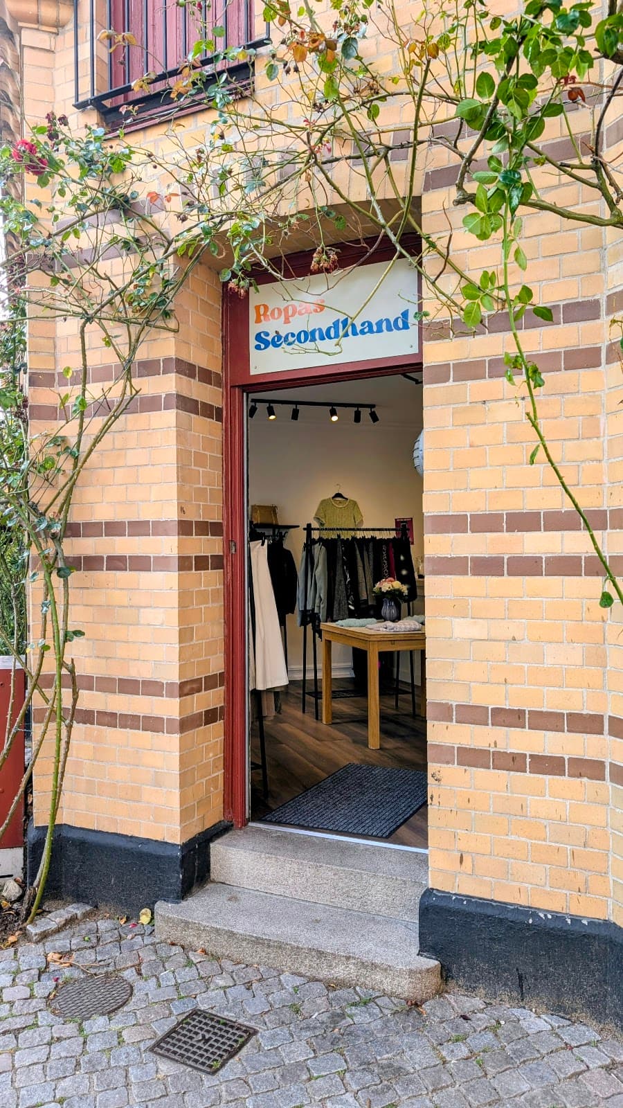 Ropas Secondhand - Photo 1