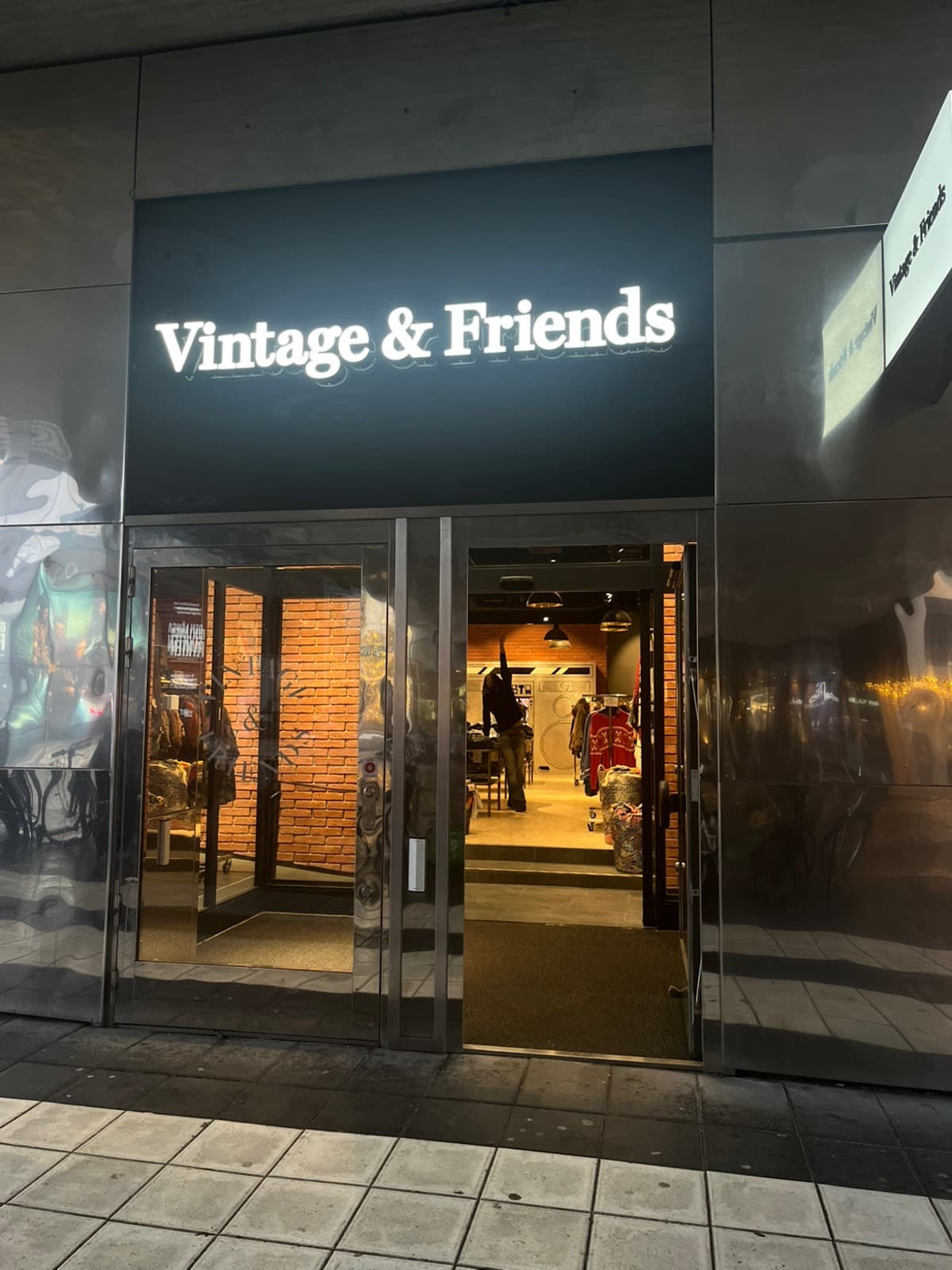 Vintage & Friends - Photo 1