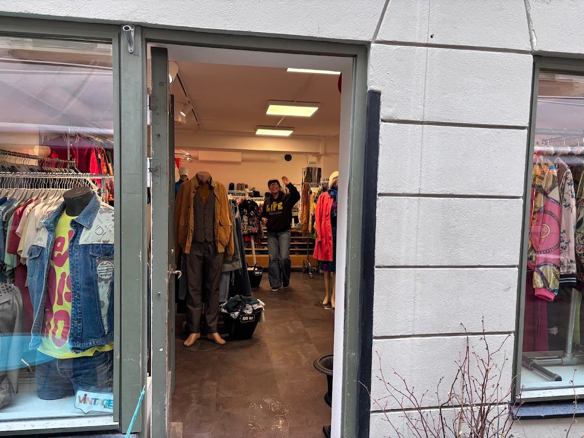 VintageMall - Photo 1