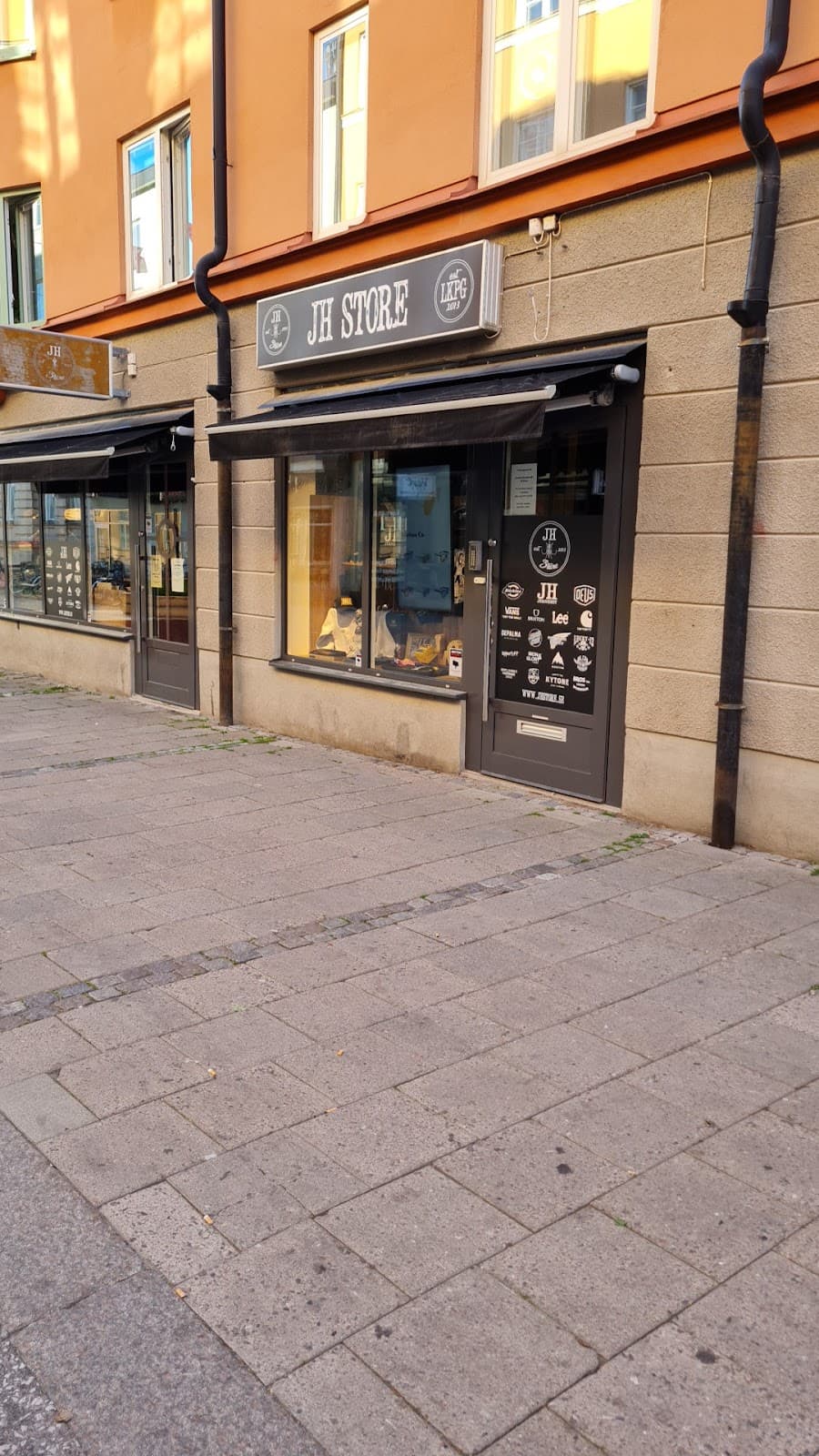 JH Store - Photo 1