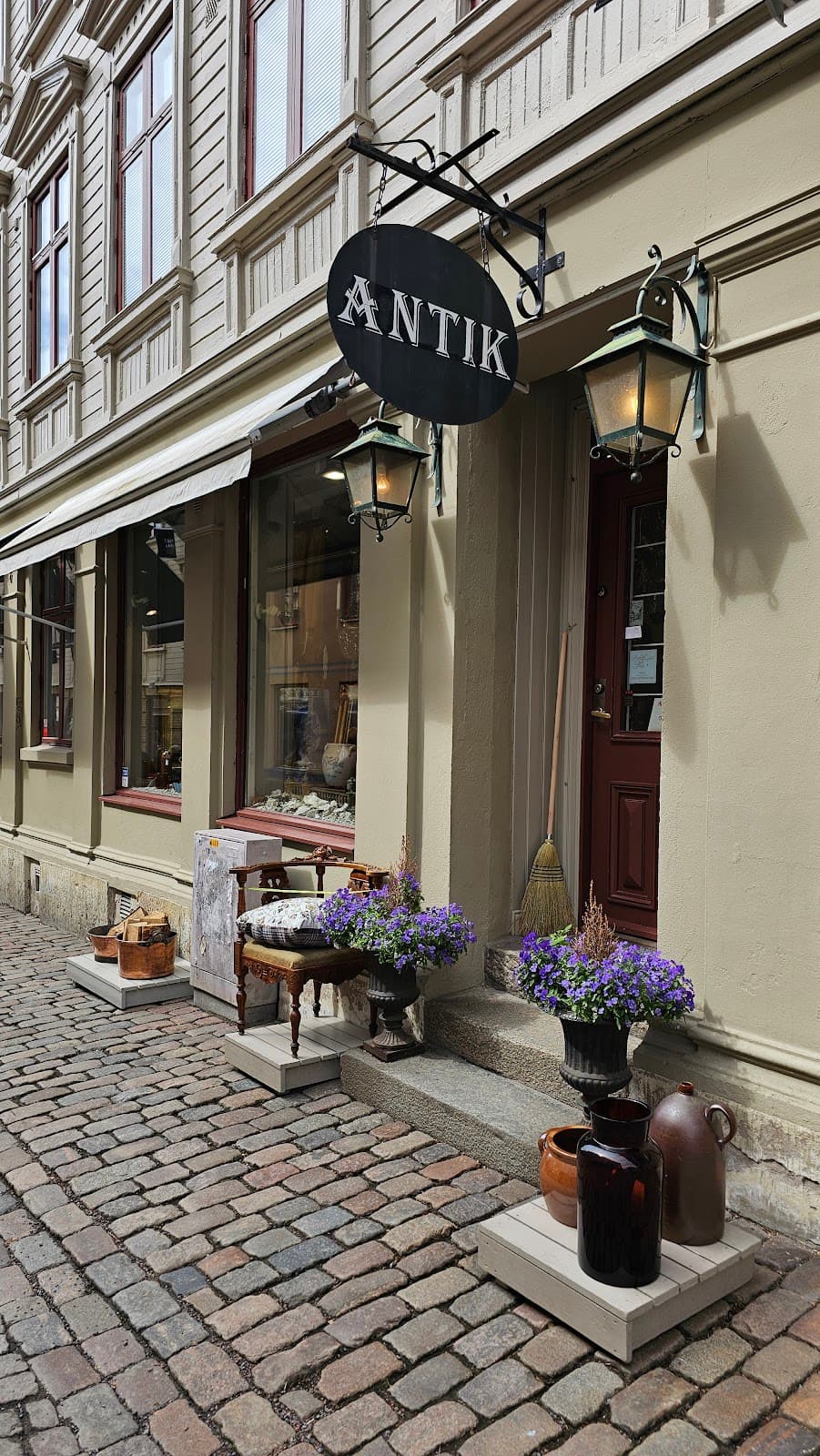 AA Antik - Photo 1