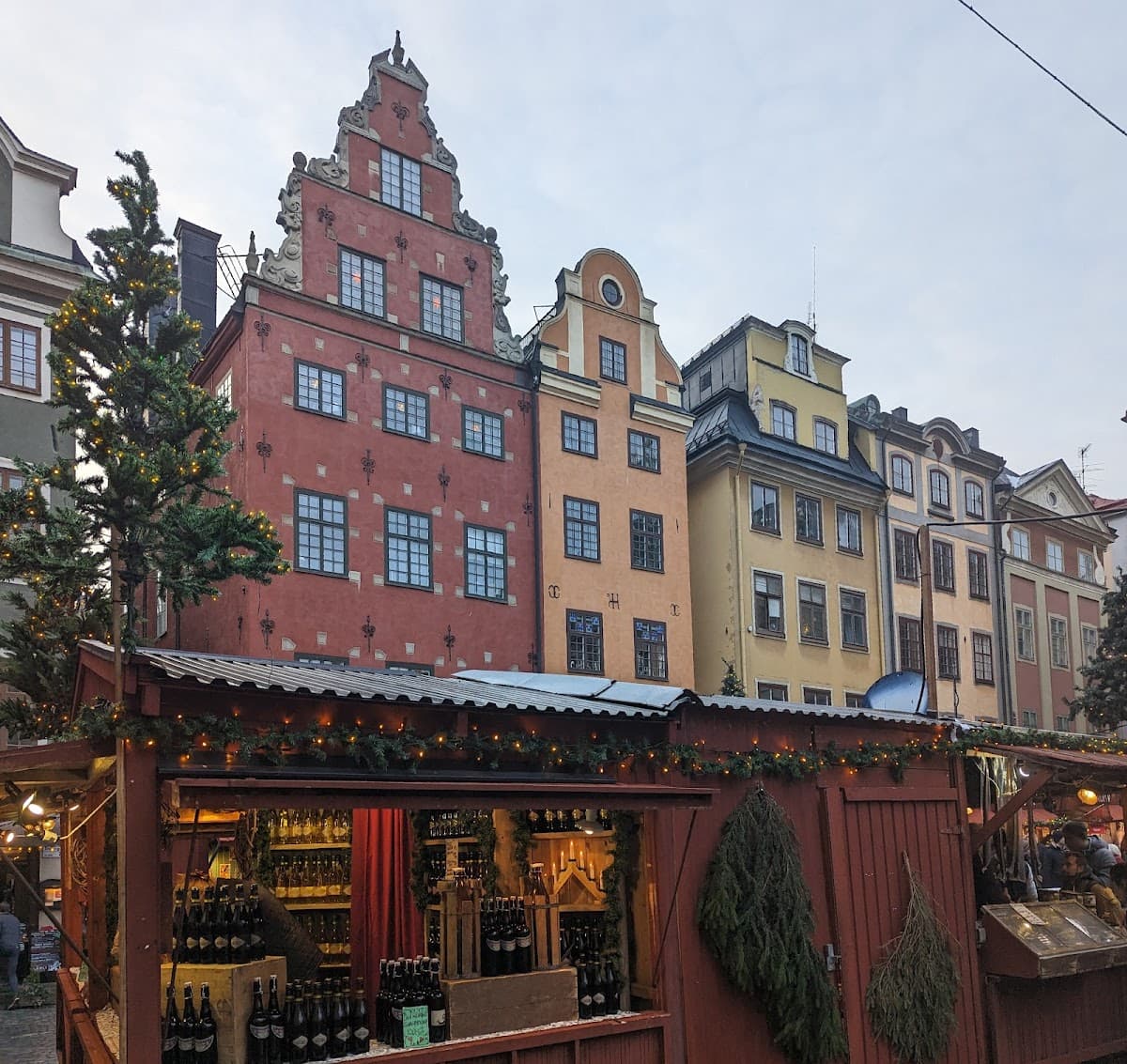 Runstenen & Kronan Antik AB - Photo 1