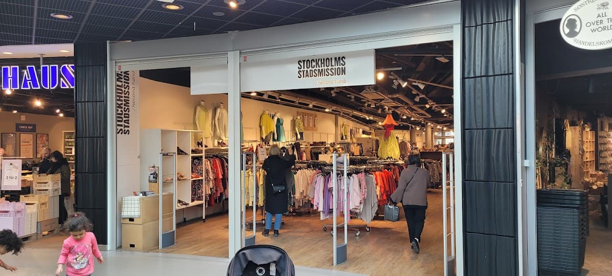 Stockholms Stadsmissions Second hand Liljeholmen - Photo 1