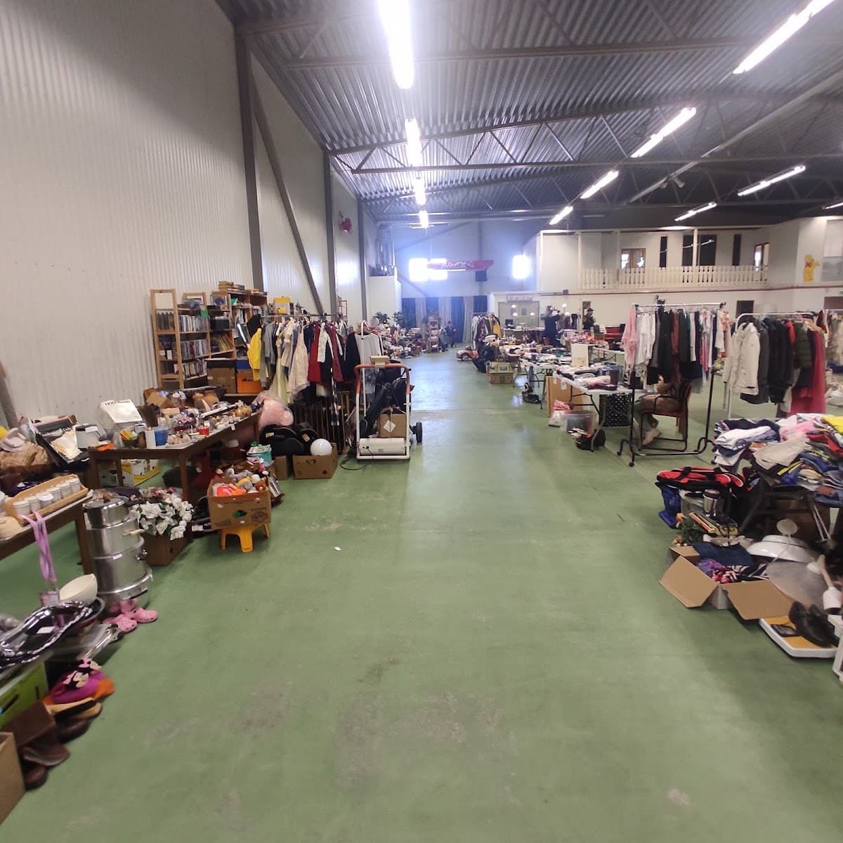 Örebro Loppmarknad - Photo 1