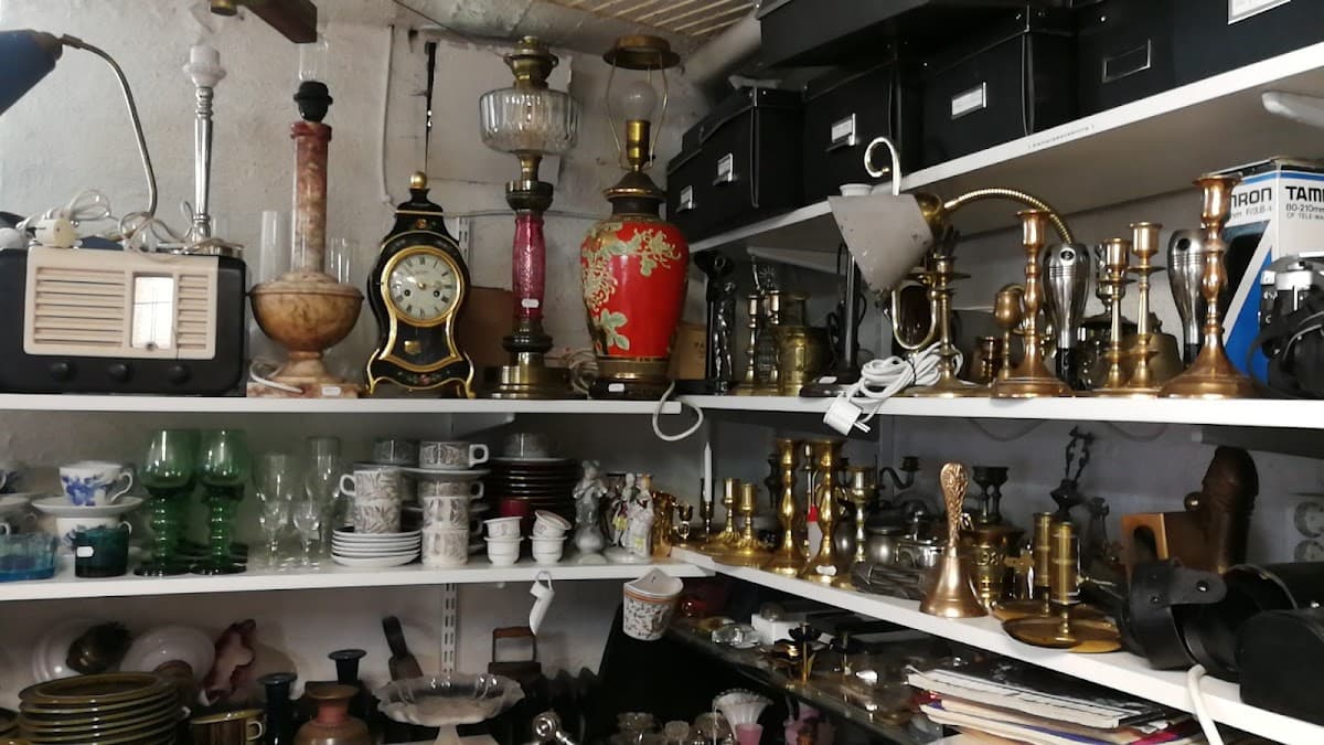 Väderkvarnens Antik & Kuriosa - Photo 1