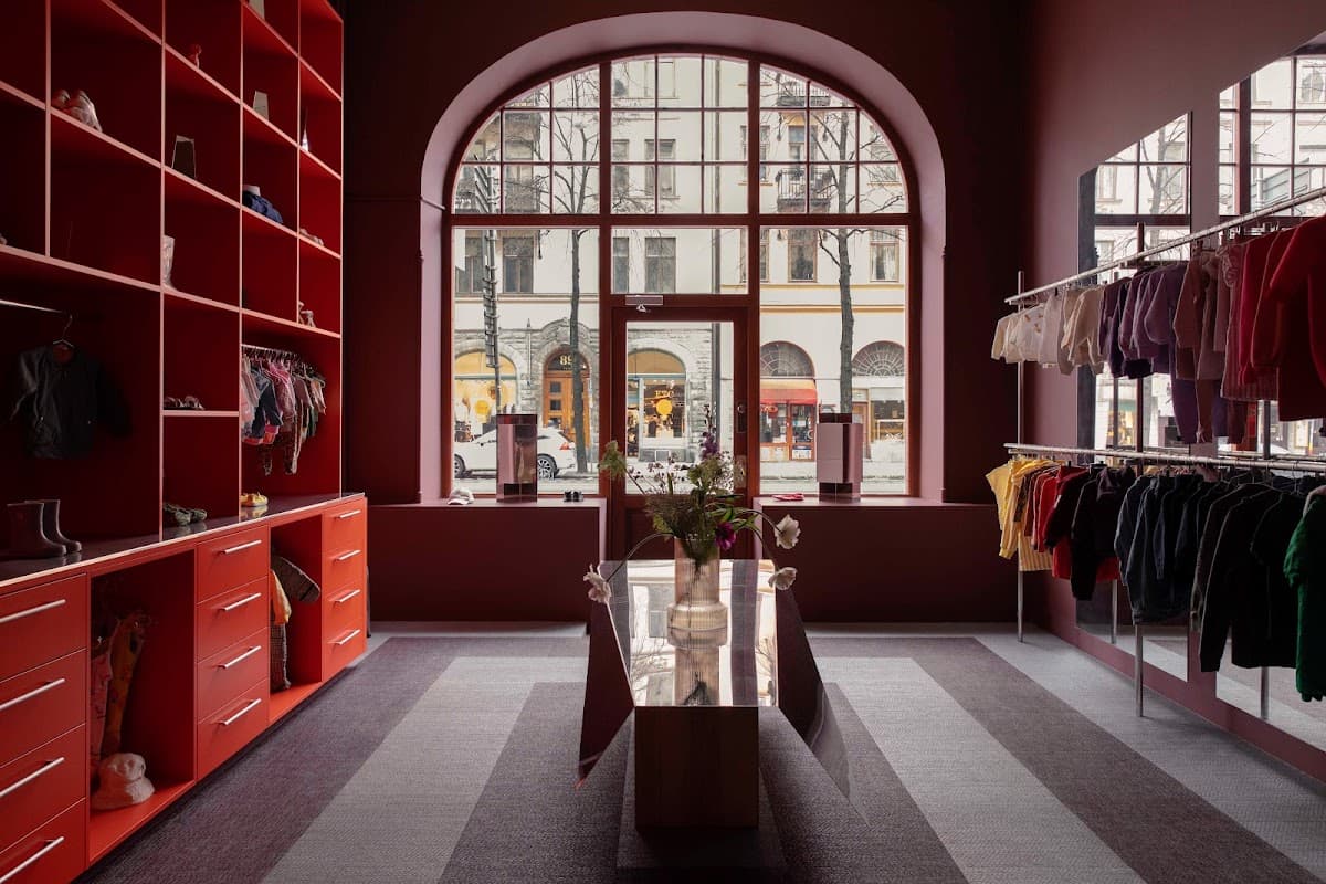 Lola Legacy - Photo 1