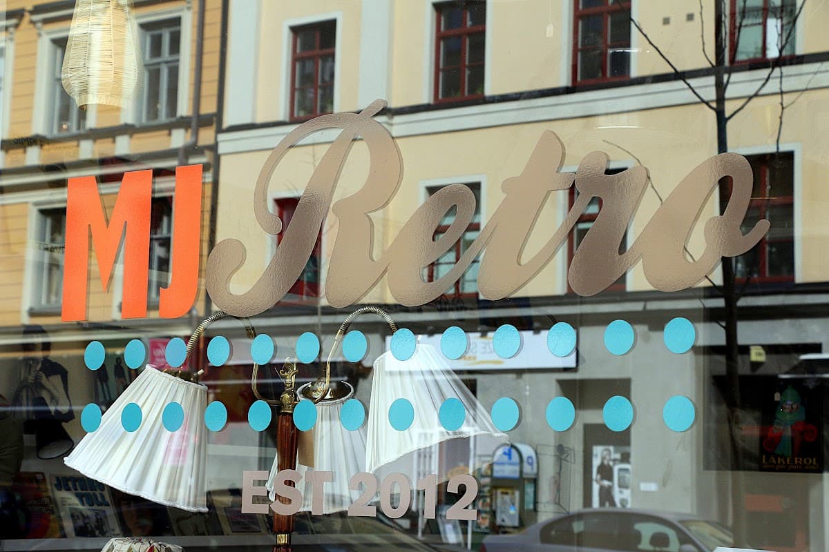 MJ Retro - Photo 1