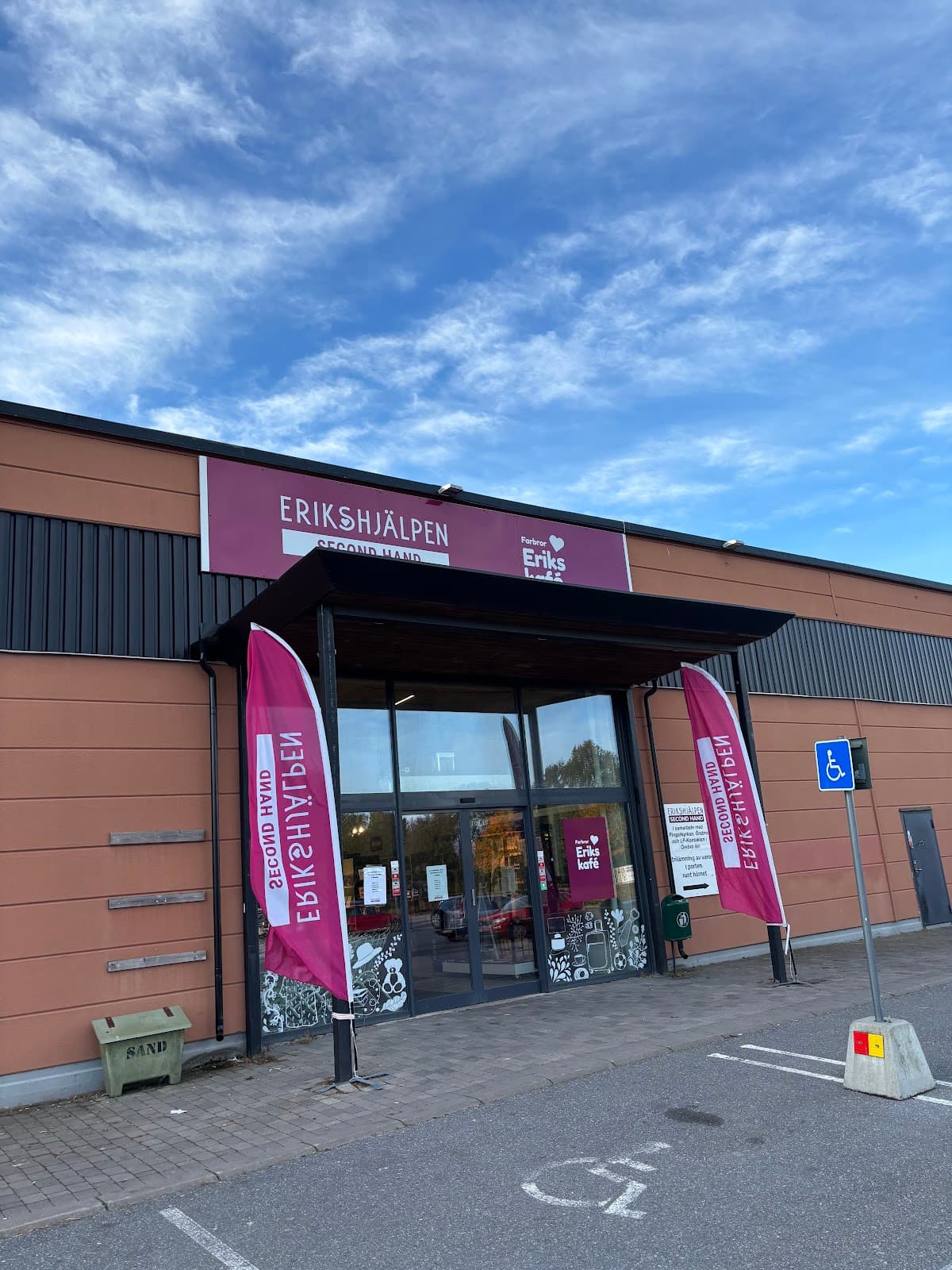 Erikshjälpen Second Hand Örebro - Photo 1