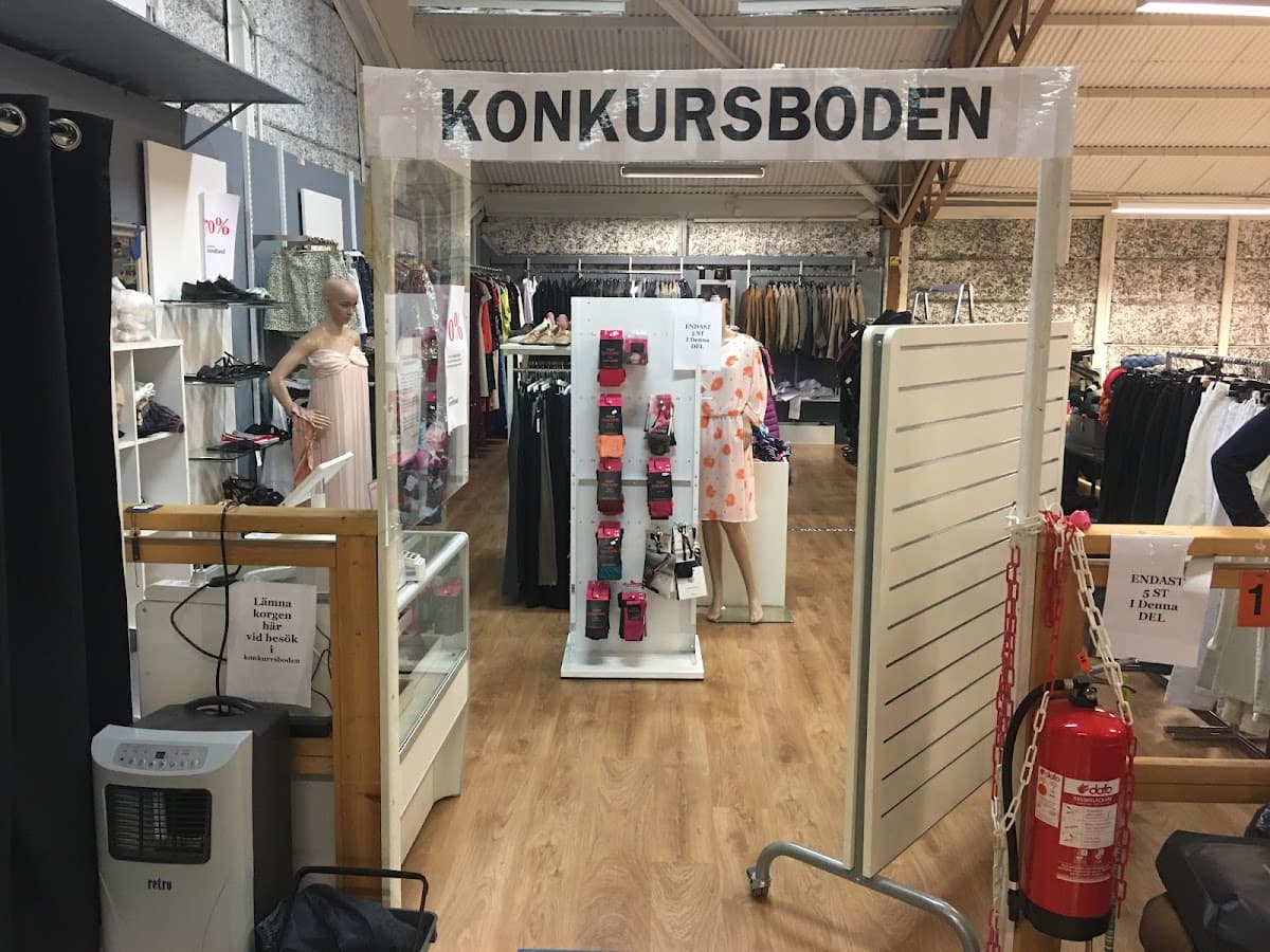Skyddsvärnet secondhand i Spånga - Photo 1